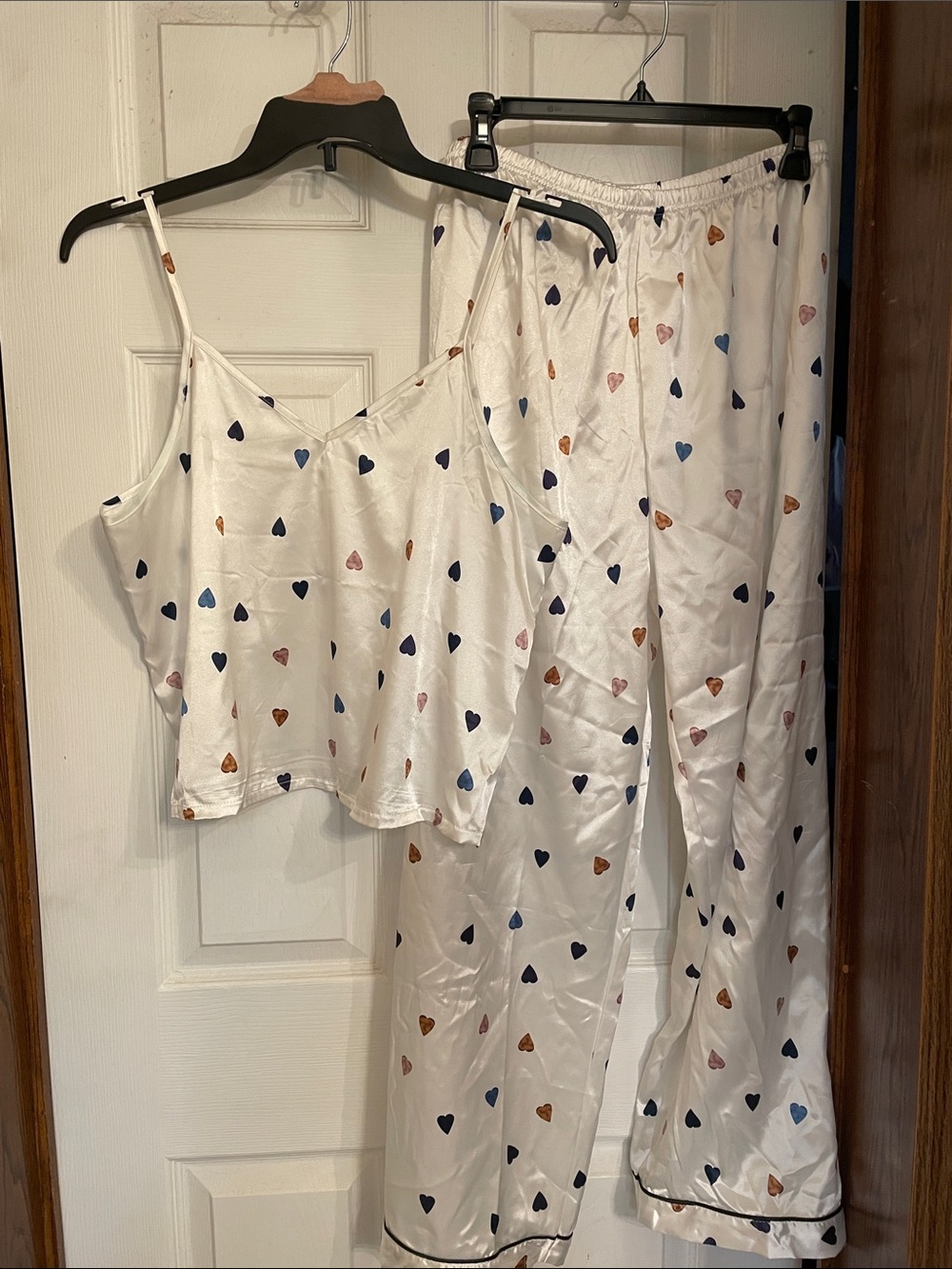 Source Unknown White Satin Pajama Set with Multi-Color Heart Print